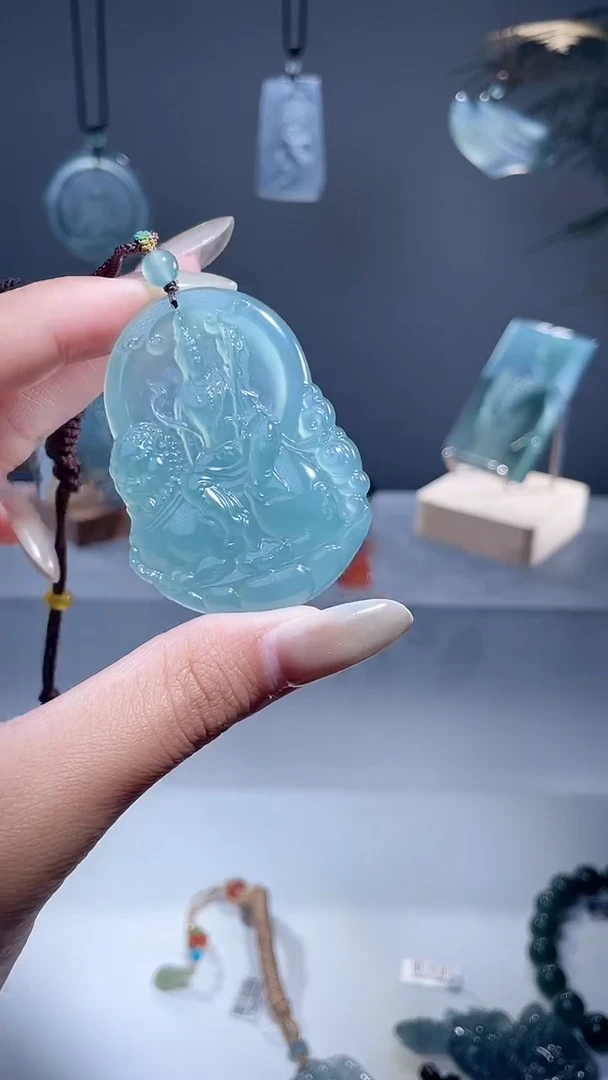 颈饰未镶嵌翡翠文殊