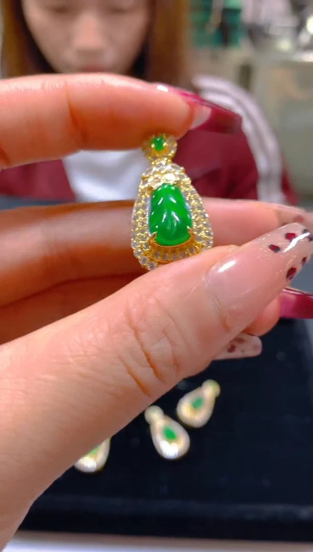 颈饰未镶嵌翡翠多样性发一