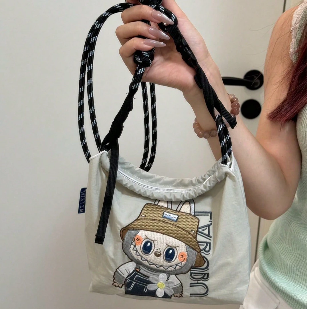 【升级拉链小包】新款LAbubu刺绣尼龙户外防水日系斜跨包百搭可调节