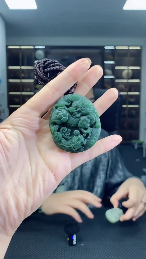 和田玉未镶嵌颈饰麒麟清货1