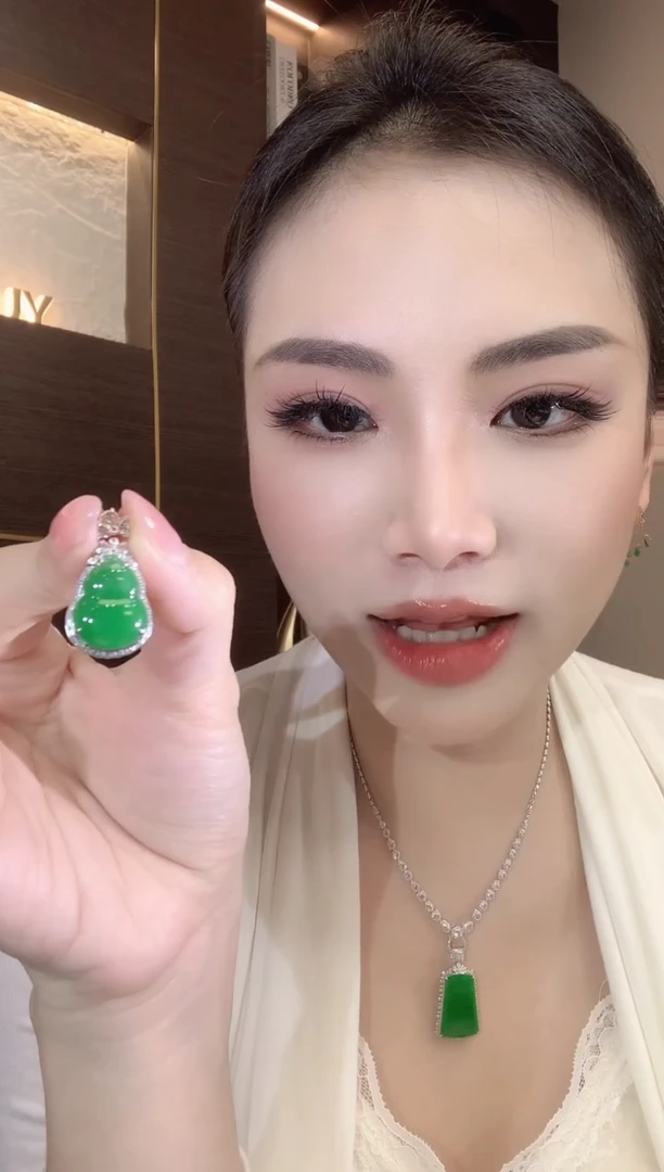 吊坠(不含链)18K金镶嵌翡翠A48
