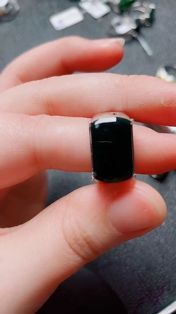 翡翠戒指银S925镶嵌1111