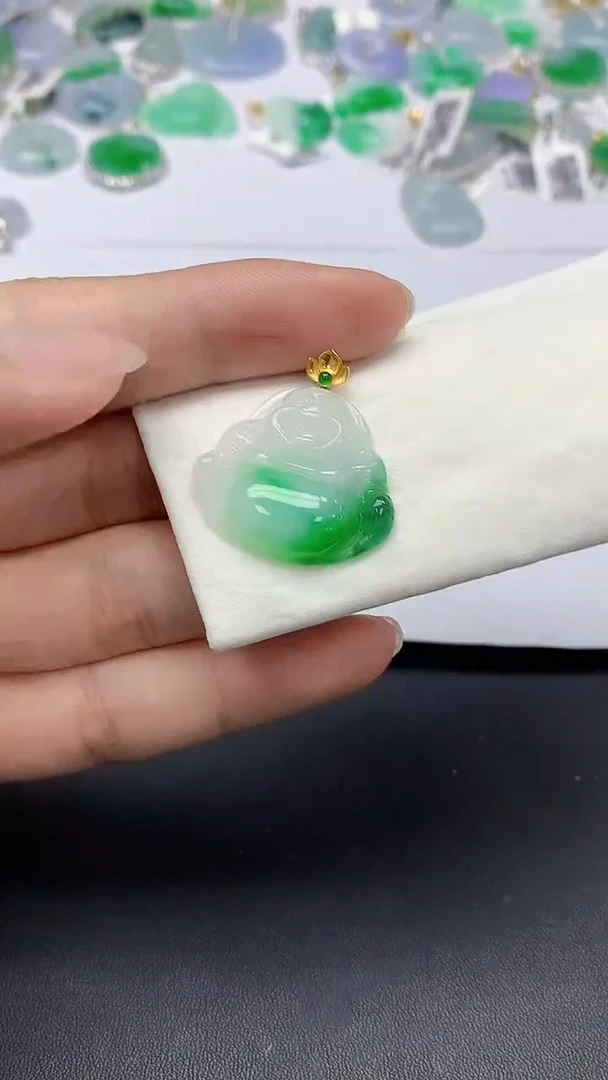 翡翠18K金镶嵌颈饰天然缅甸a货翡翠