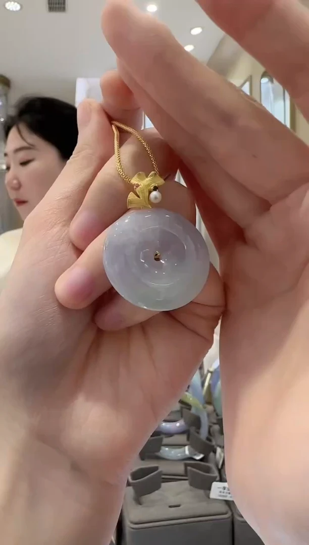 颈饰18K金镶嵌翡翠65多样发一