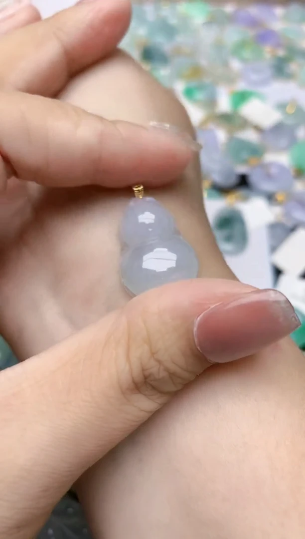 翡翠18K金镶嵌颈饰天然缅甸A货翡翠