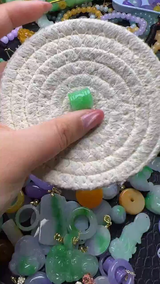 颈饰未镶嵌翡翠天然缅甸翡翠吊坠