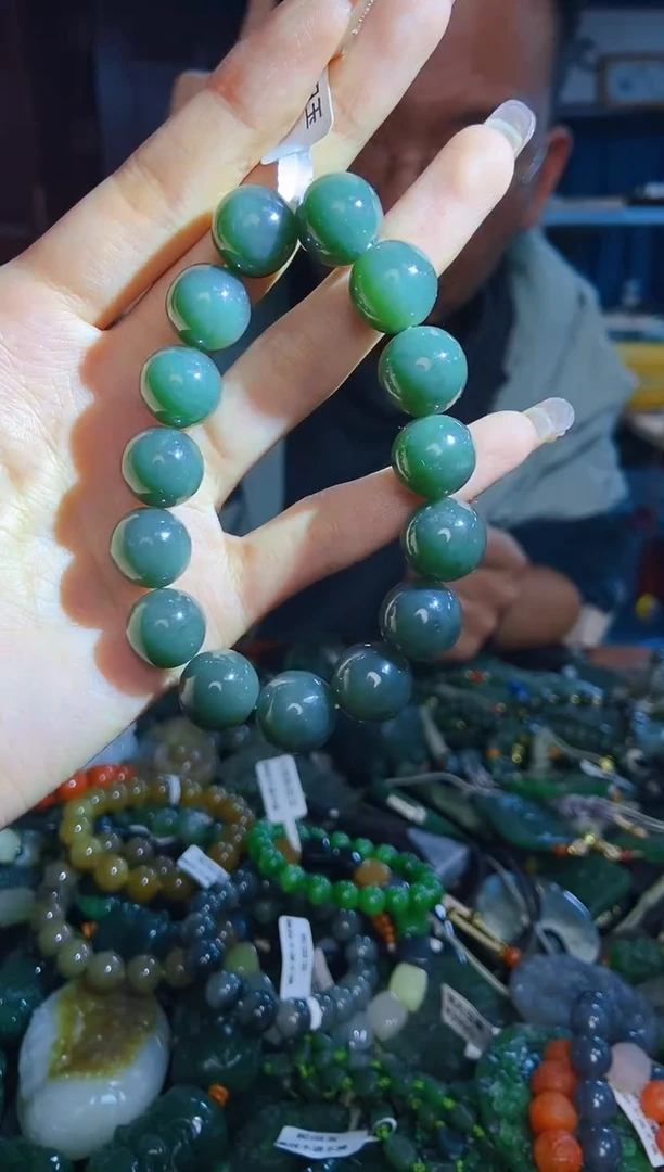 未镶嵌和田玉挂件1