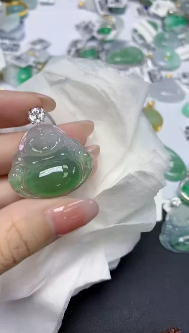 颈饰18K金镶嵌翡翠天然缅甸翡翠A货多样性发一件