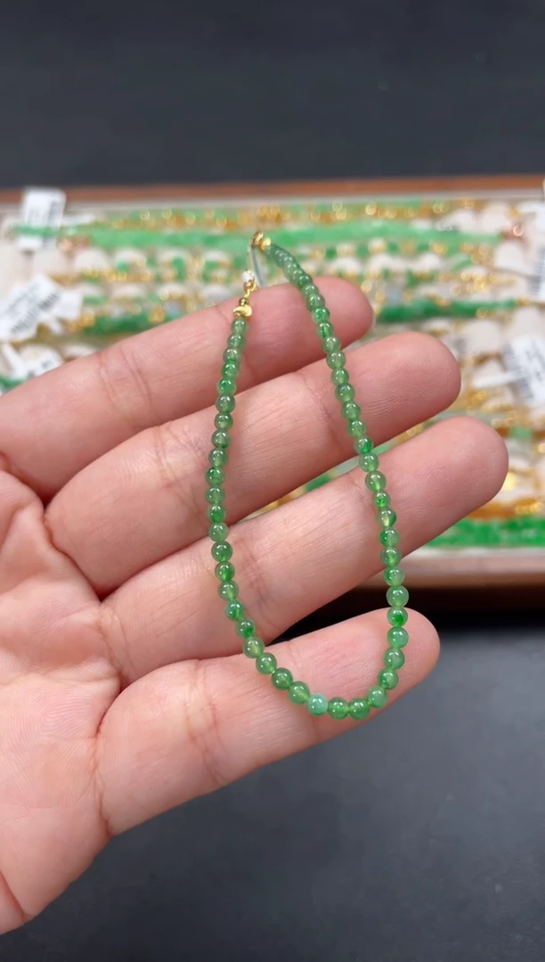 套链18K金镶嵌翡翠一条  P619