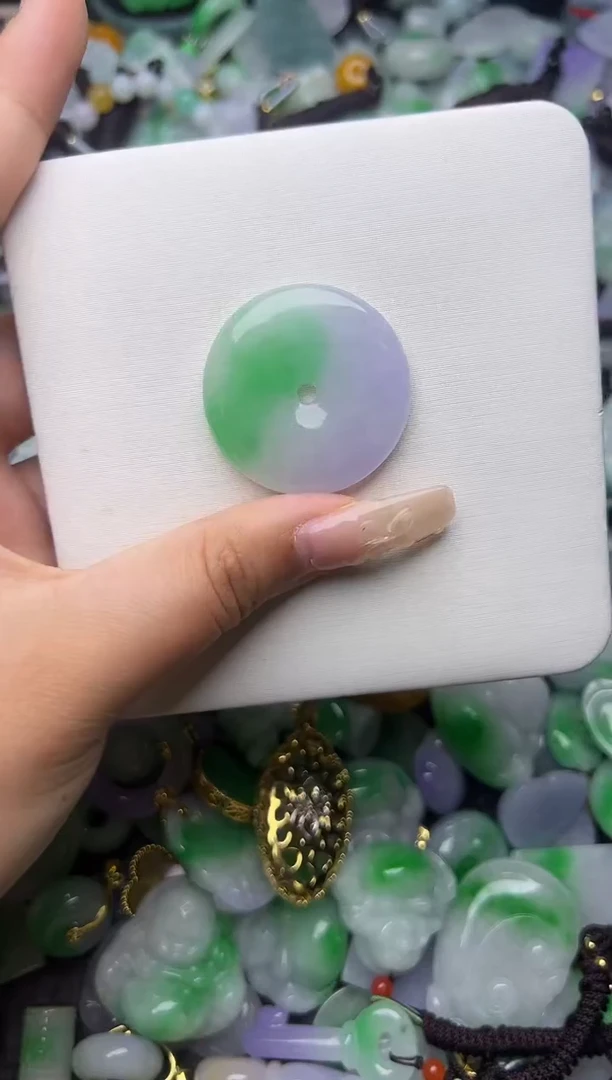 翡翠未镶嵌颈饰天然缅甸翡翠吊坠