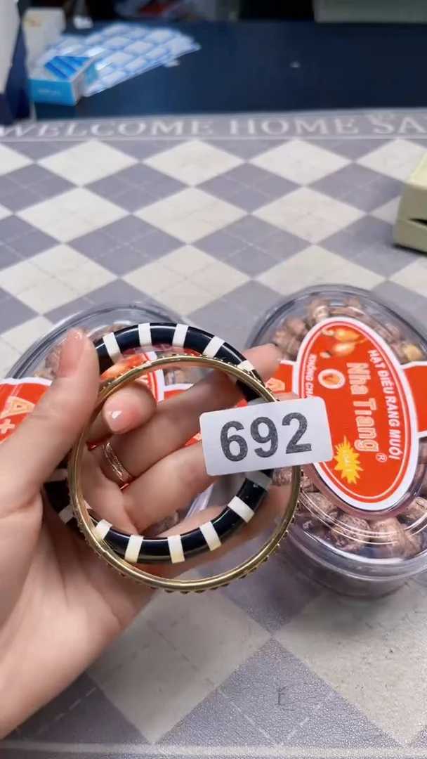 非金属无如图所示时尚饰品