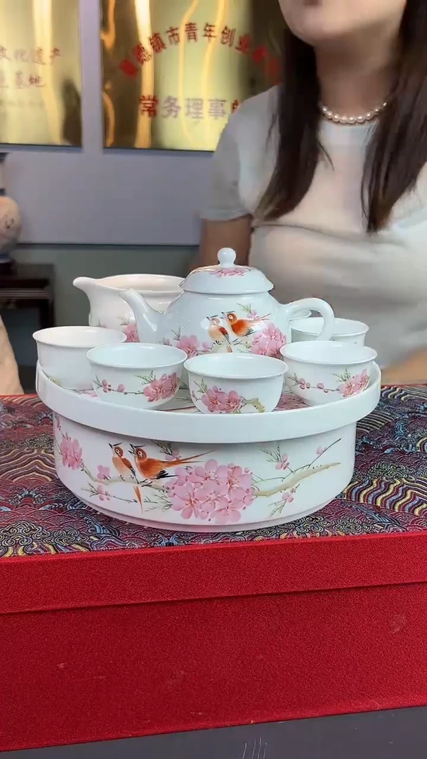 摆件瓷博会&水点桃花胡晶019
