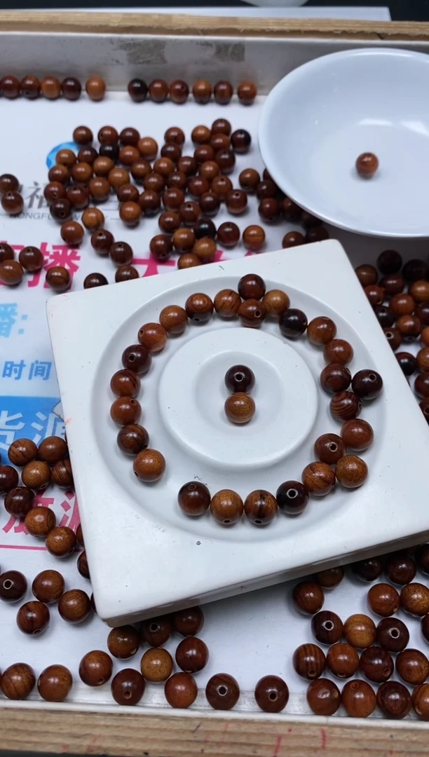 花梨木类散珠D928 花梨木8mm30个8.8元