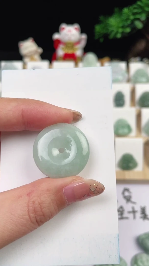 【闪购商品】翡翠颈饰未镶嵌平安扣