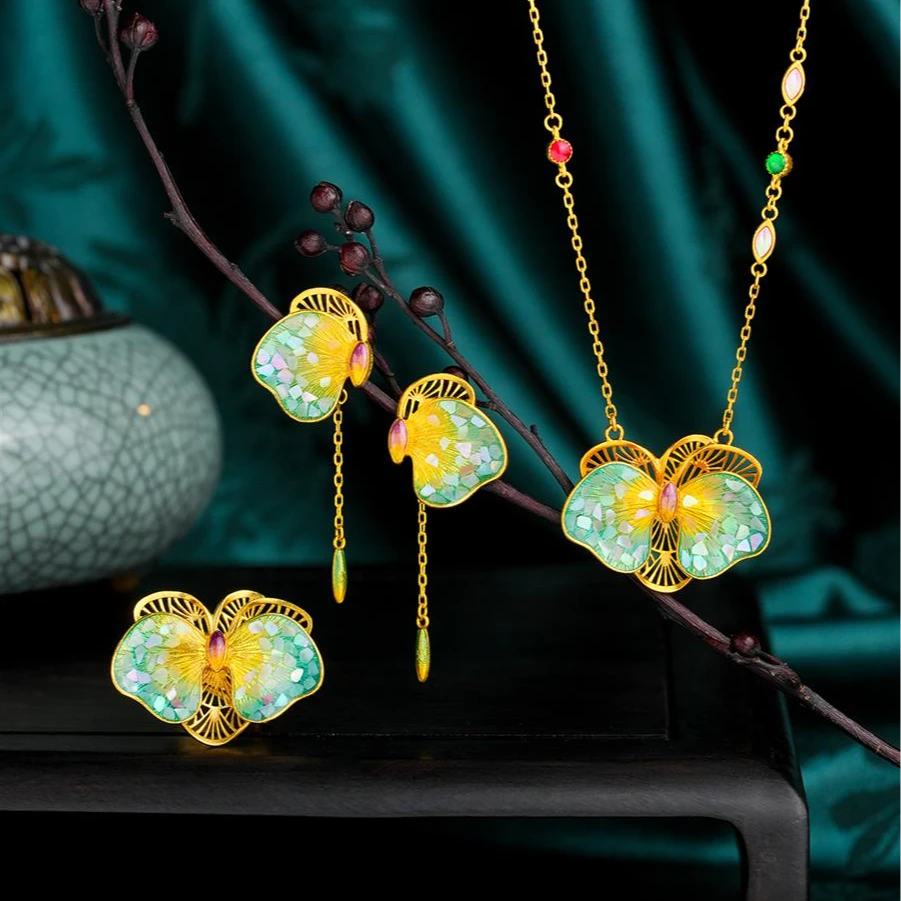 ZOCAI/佐卡伊古法黄金足金螺钿点螺梦幻彩蝶系列W08465/E03522