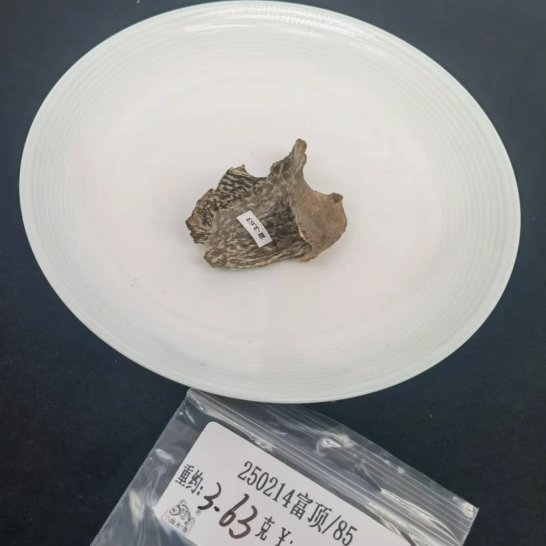 重约3.63克  250214富顶/85（料）天然木艺