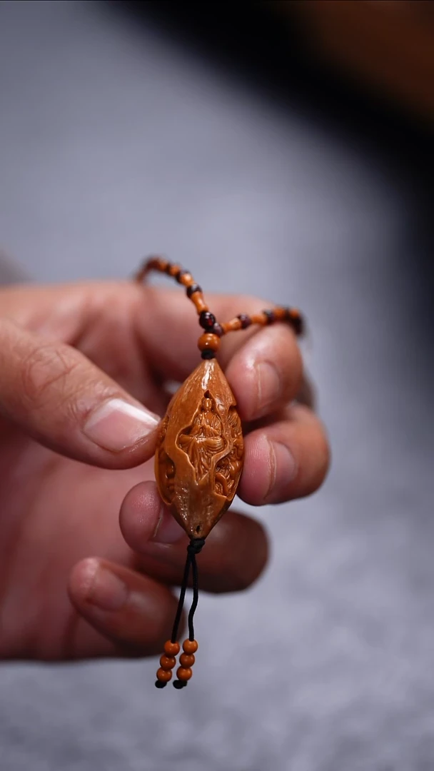 【闪购商品】橄榄核吊坠更厉害