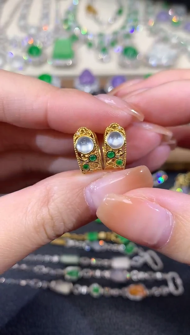 18K金镶嵌翡翠耳饰C9