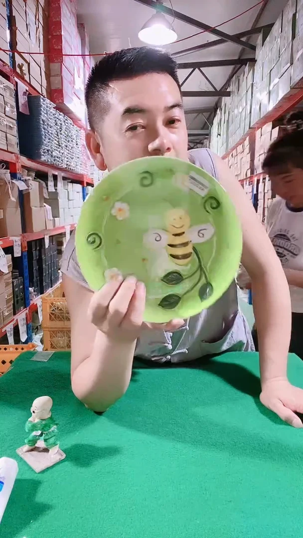 瓷片碗碟好物一件不留@@1