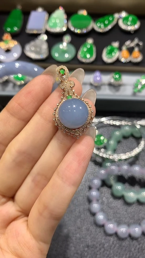 【闪购商品】翡翠吊坠(不含链)18K金镶嵌1团购