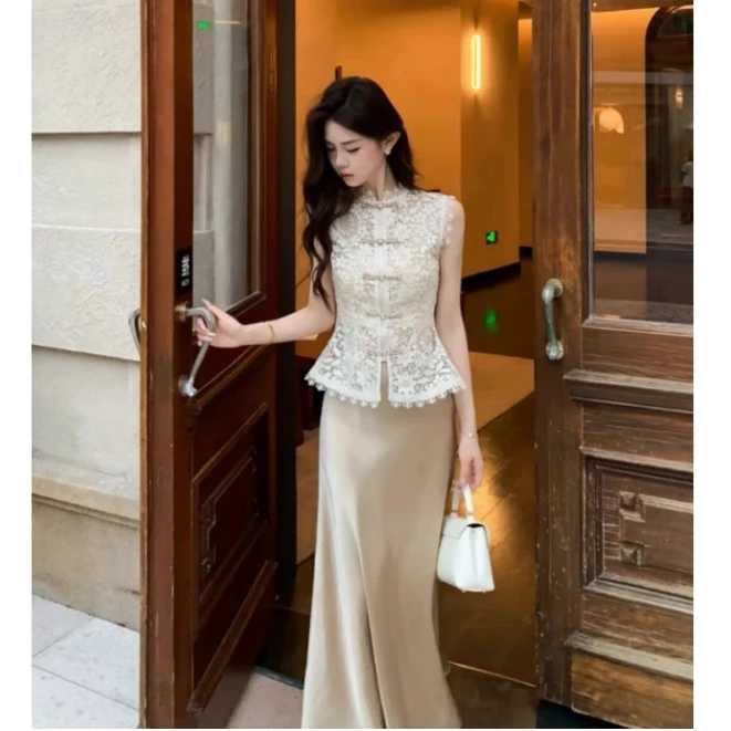 夏季修身显瘦新中式国风蕾丝镂空无袖上衣+缎面鱼尾半身裙套装女