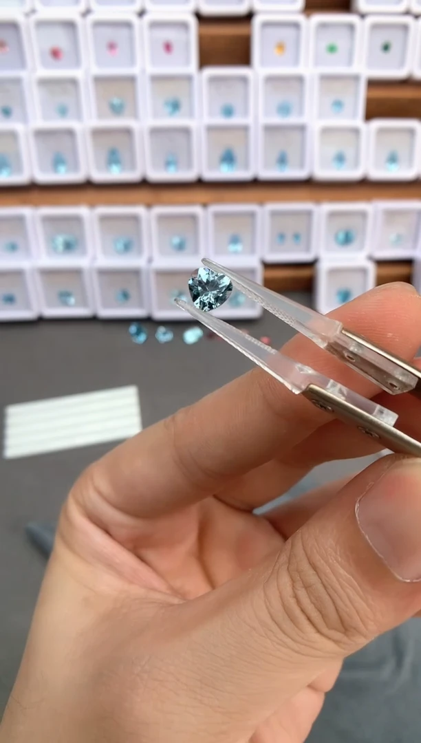 未镶嵌裸石定制海蓝宝石1.16ct 04070