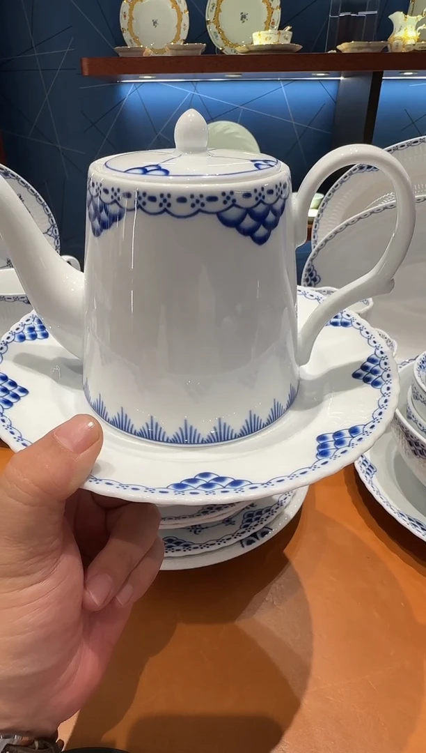 瓷1个八角壶+1个8寸公主蓝汤盘