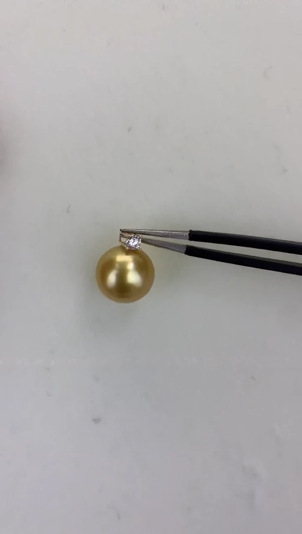 18K金镶嵌DA海水珍珠 GD084 10-11 钻石金珠王妃吊坠