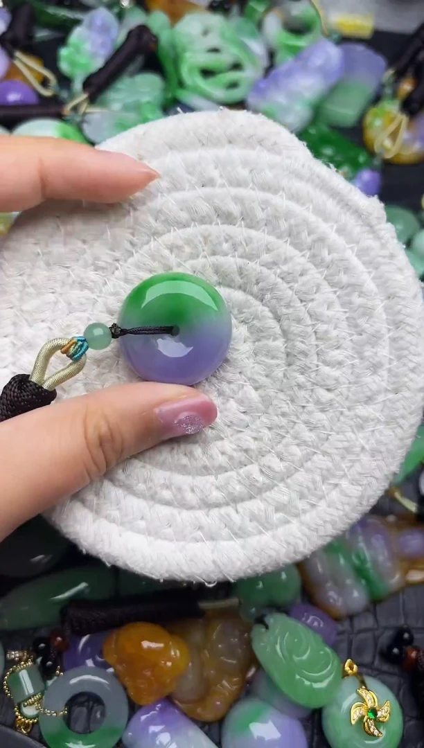 颈饰未镶嵌翡翠缅甸翡翠吊坠