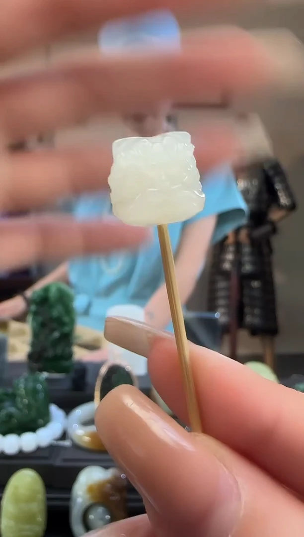 颈饰未镶嵌和田玉白玉醒狮单珠