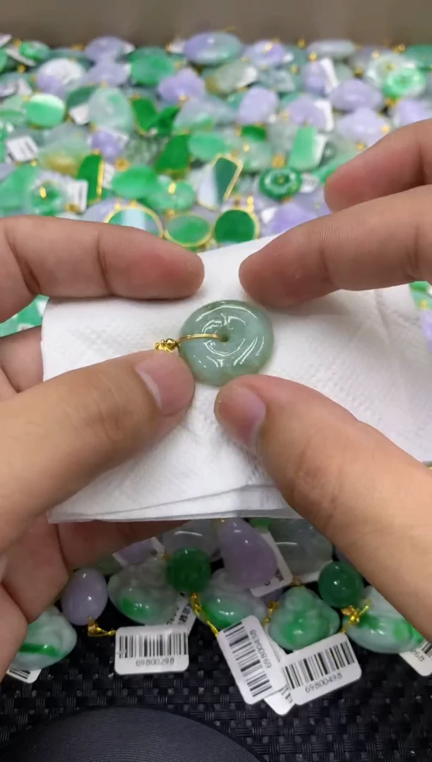 颈饰未镶嵌翡翠天然缅甸翡翠A货