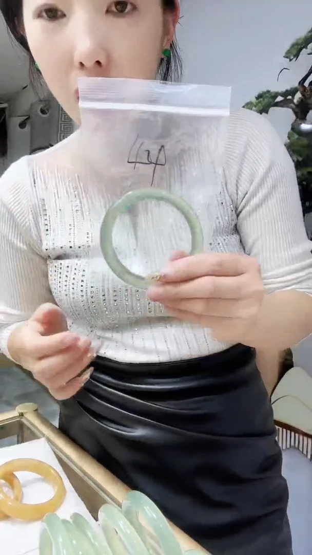 【闪购商品】岫玉手镯未镶嵌手镯63-64 圈口