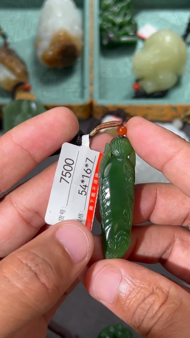 和田玉未镶嵌颈饰1