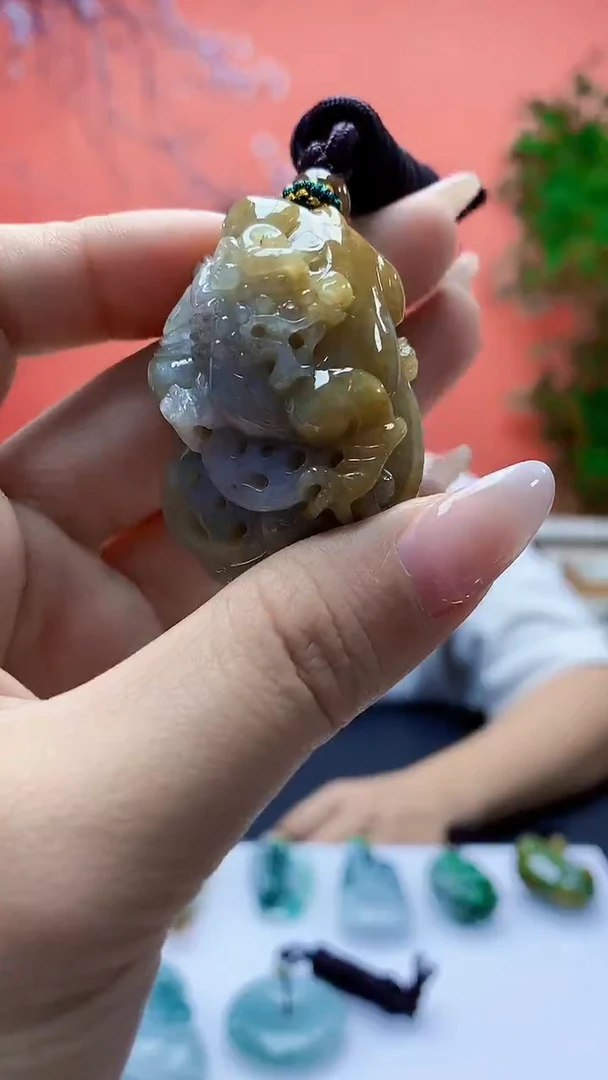 未镶嵌定制翡翠9***_4917ty-毛货挂件