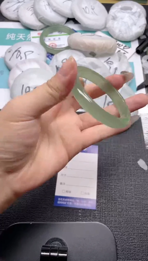 未镶嵌手镯石英质玉249-54