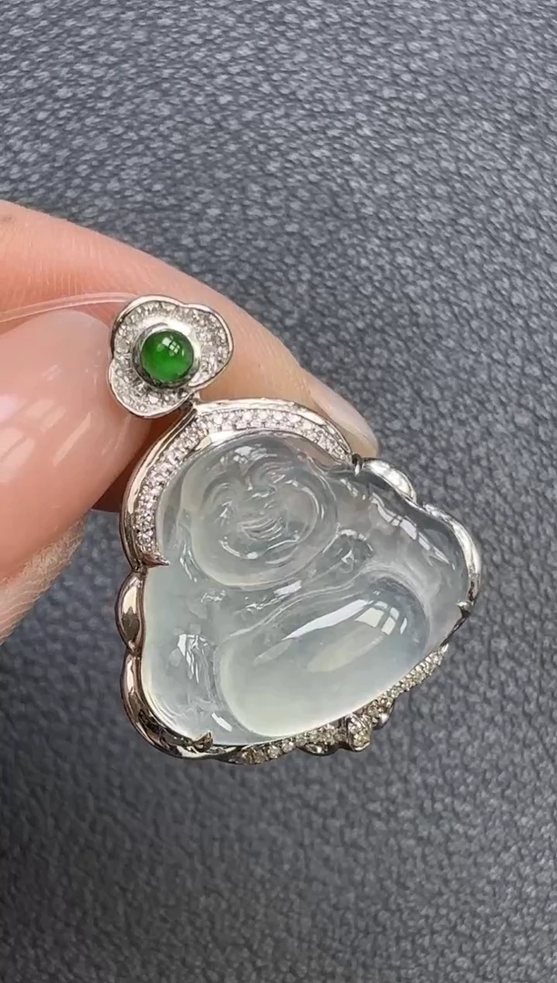 颈饰18K金镶嵌翡翠佛公