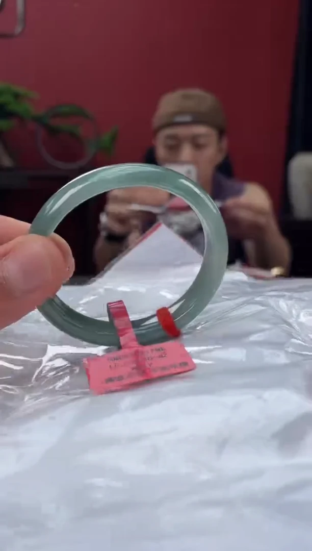 未镶嵌手镯（贵妃镯）翡翠5