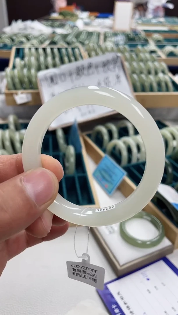 和田玉手镯未镶嵌C****ღ和田玉手镯