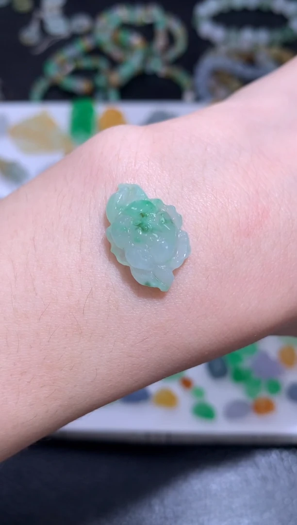 未镶嵌定制翡翠莲花