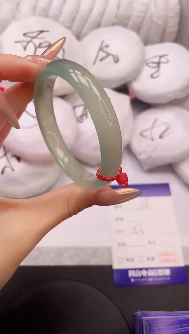 【闪购商品】石英质玉手镯未镶嵌20K236-63