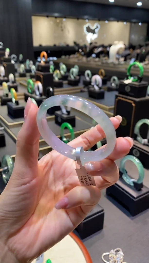 未镶嵌手镯（贵妃镯）翡翠天然缅甸翡翠A货