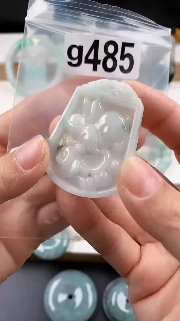颈饰未镶嵌翡翠天然翡翠吊坠挂件