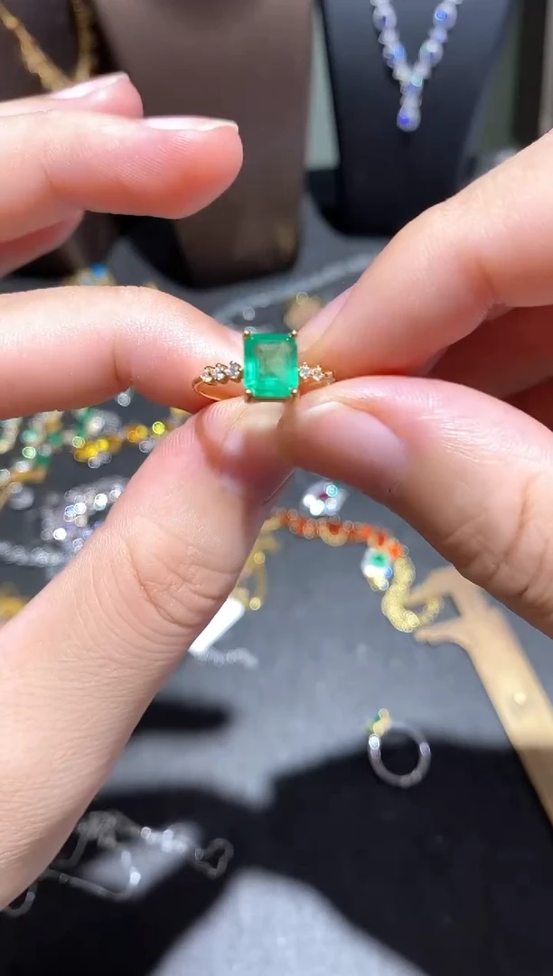 银S925镶嵌戒指祖母绿戒指