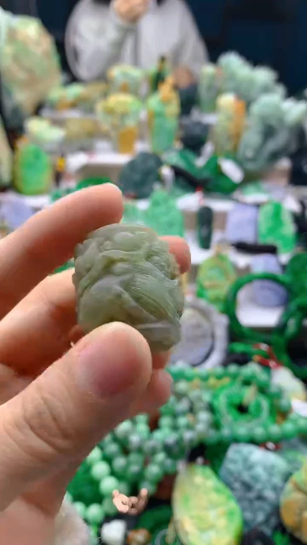 颈饰未镶嵌翡翠天然缅甸a货翡翠