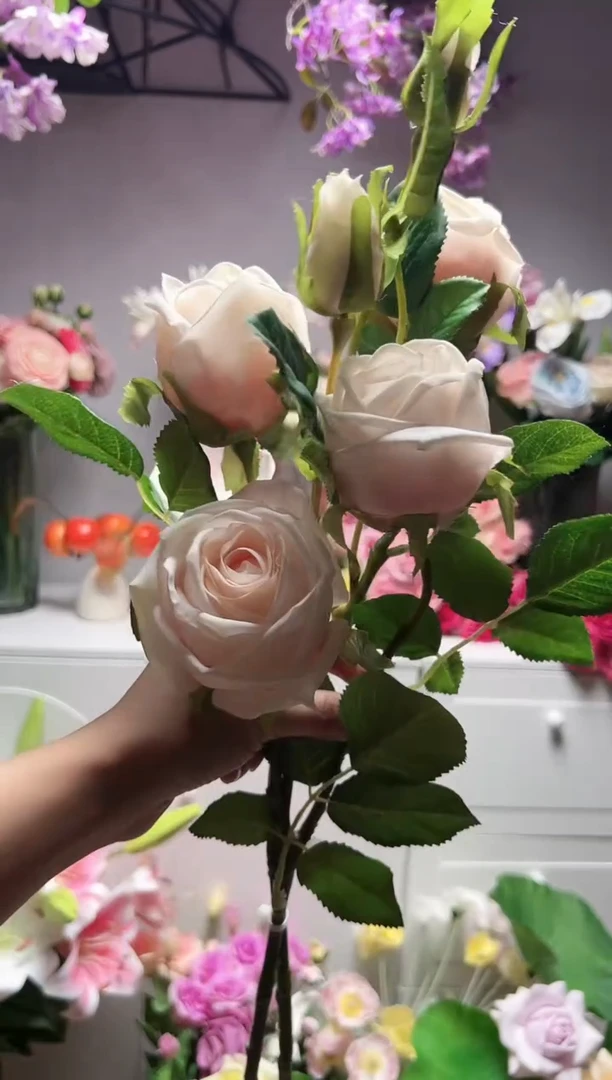 2枝香槟色手感保湿芬兰