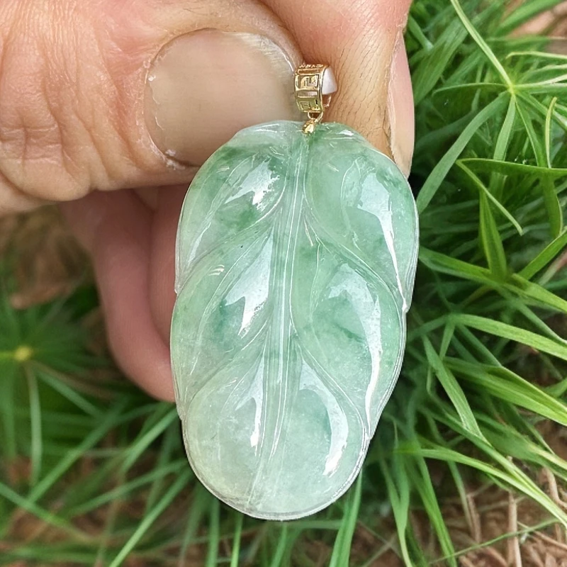 A货翡翠冰飘绿花叶子吊坠18k金镶嵌