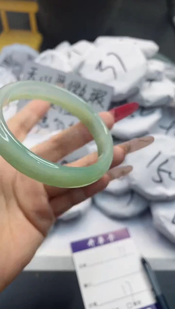 【闪购商品】石英质玉手镯未镶嵌71