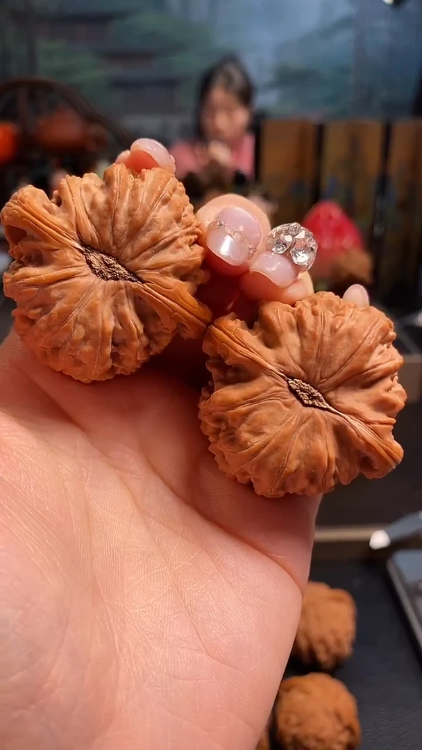 【闪购商品】文玩核桃吊坠K464白狮子43