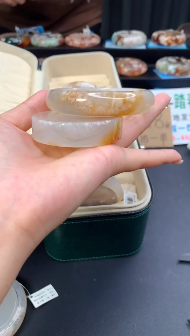 石英质玉手镯未镶嵌赠送镯心（圈口63