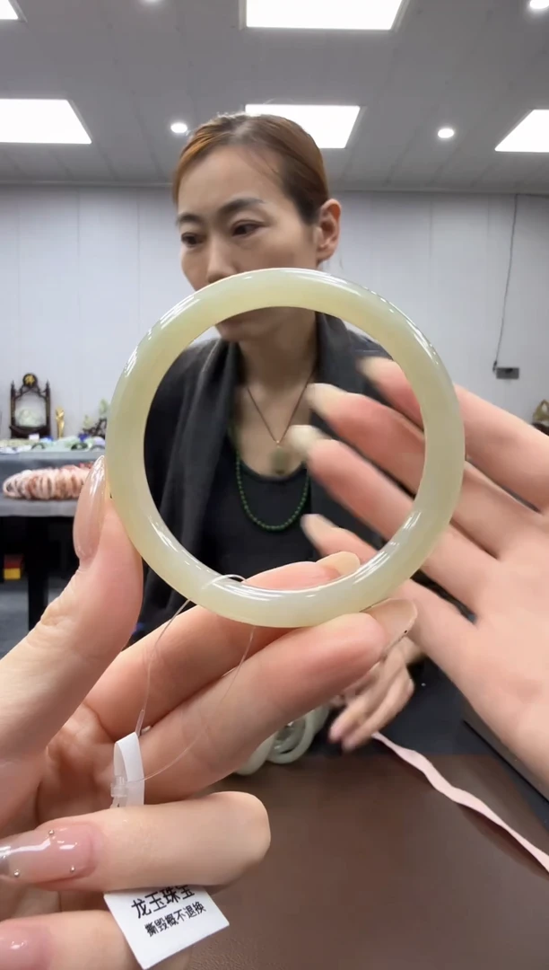 未镶嵌手镯和田玉多样性发其一zj圈口58